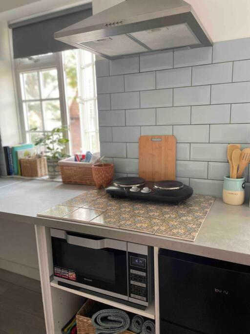 One Bedroom Putney Village Flat Лондон Экстерьер фото